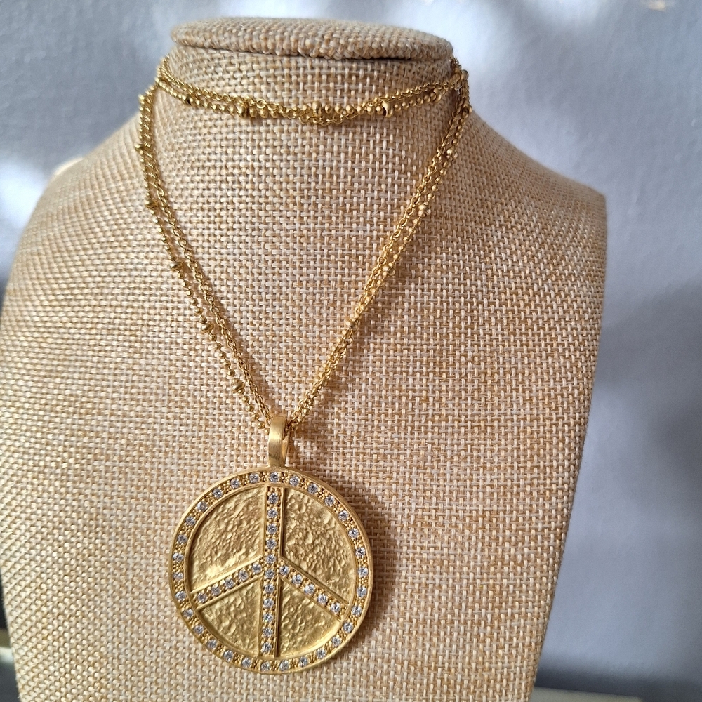 Sheila Fajl Signed "Glow By Sheila Fajl Thailand"  Necklace